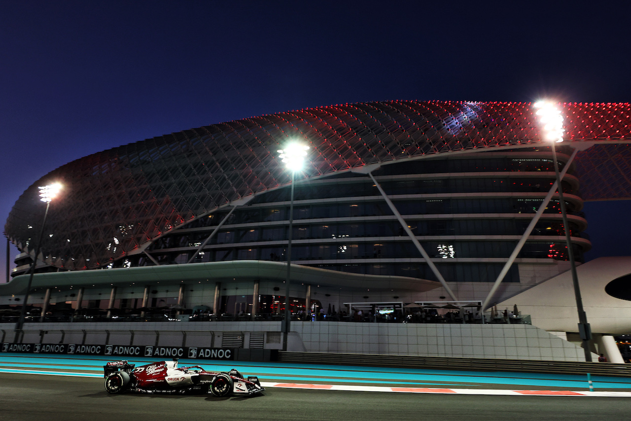 GP ABU DHABI, Valtteri Bottas (FIN) Alfa Romeo F1 Team C42.
18.11.2022. Formula 1 World Championship, Rd 22, Abu Dhabi Grand Prix, Yas Marina Circuit, Abu Dhabi, Practice Day.
- www.xpbimages.com, EMail: requests@xpbimages.com © Copyright: Moy / XPB Images