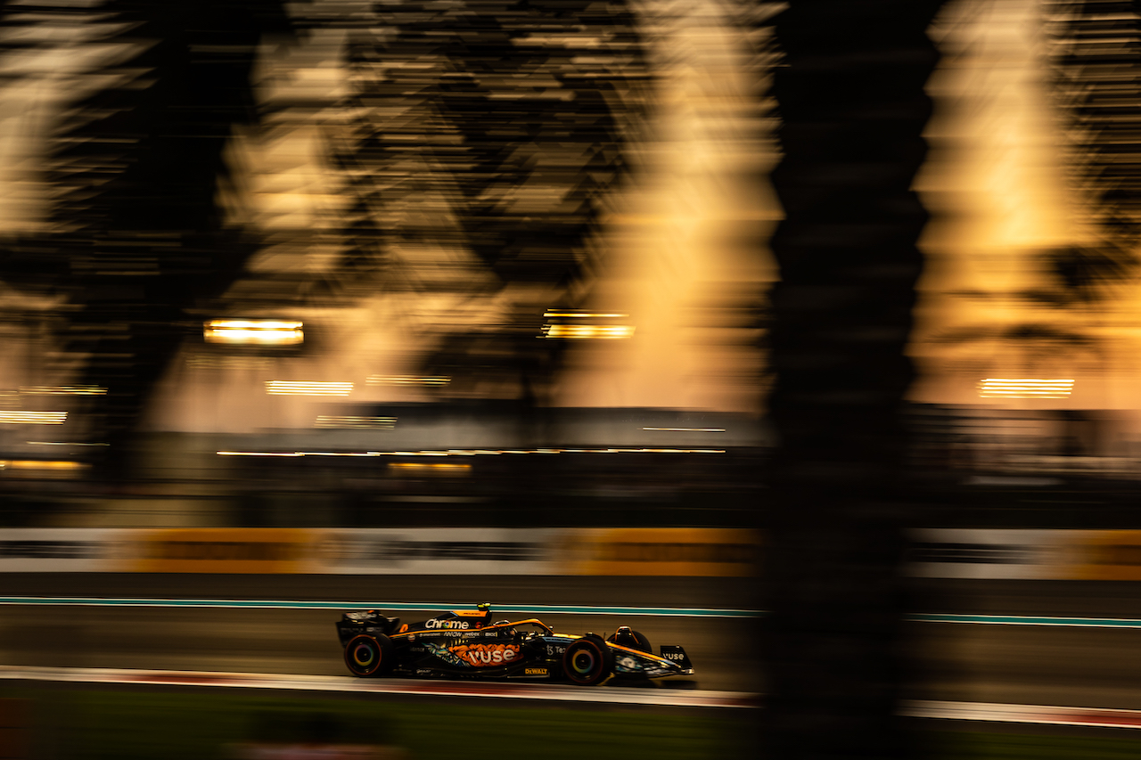 GP ABU DHABI, Lando Norris (GBR) McLaren MCL36.
18.11.2022. Formula 1 World Championship, Rd 22, Abu Dhabi Grand Prix, Yas Marina Circuit, Abu Dhabi, Practice Day.
- www.xpbimages.com, EMail: requests@xpbimages.com © Copyright: Bearne / XPB Images