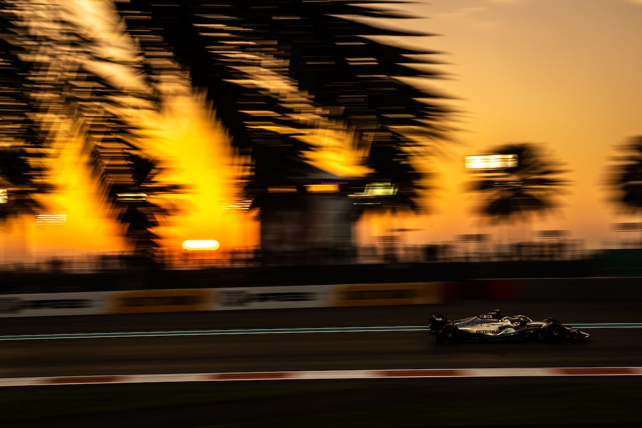 GP ABU DHABI, George Russell (GBR) Mercedes AMG F1 W13.
18.11.2022. Formula 1 World Championship, Rd 22, Abu Dhabi Grand Prix, Yas Marina Circuit, Abu Dhabi, Practice Day.
- www.xpbimages.com, EMail: requests@xpbimages.com © Copyright: Bearne / XPB Images