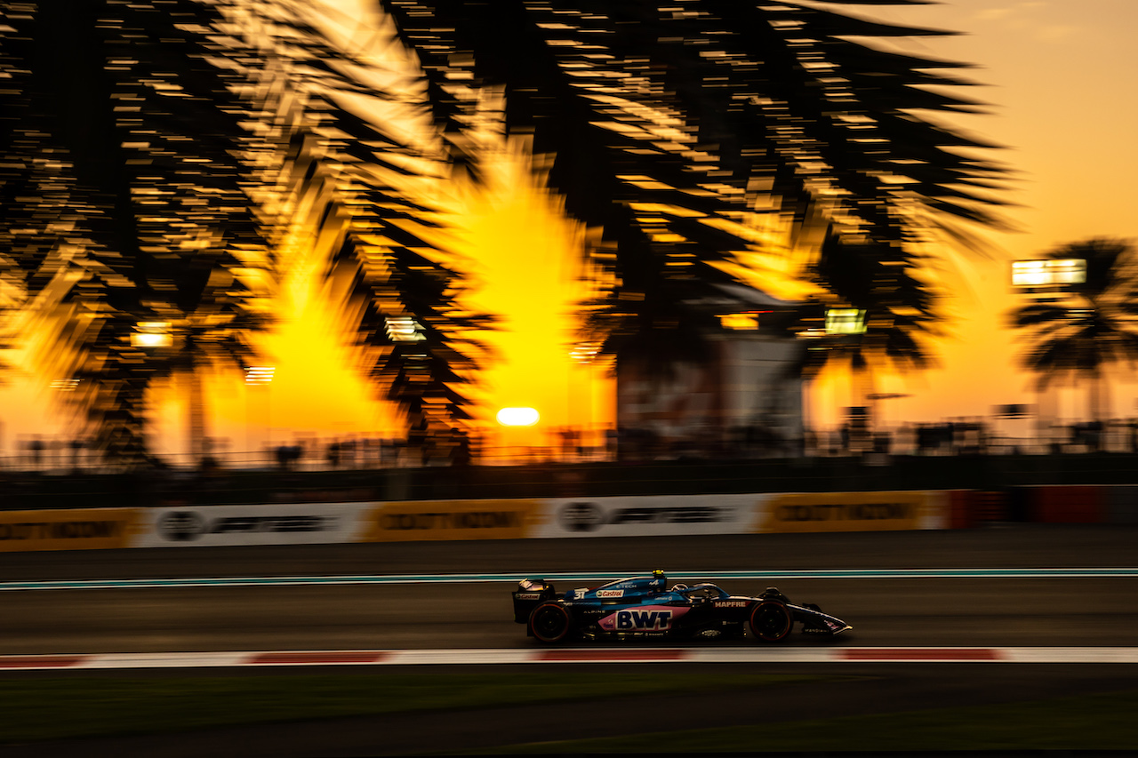 GP ABU DHABI, Esteban Ocon (FRA) Alpine F1 Team A522.
18.11.2022. Formula 1 World Championship, Rd 22, Abu Dhabi Grand Prix, Yas Marina Circuit, Abu Dhabi, Practice Day.
- www.xpbimages.com, EMail: requests@xpbimages.com © Copyright: Bearne / XPB Images