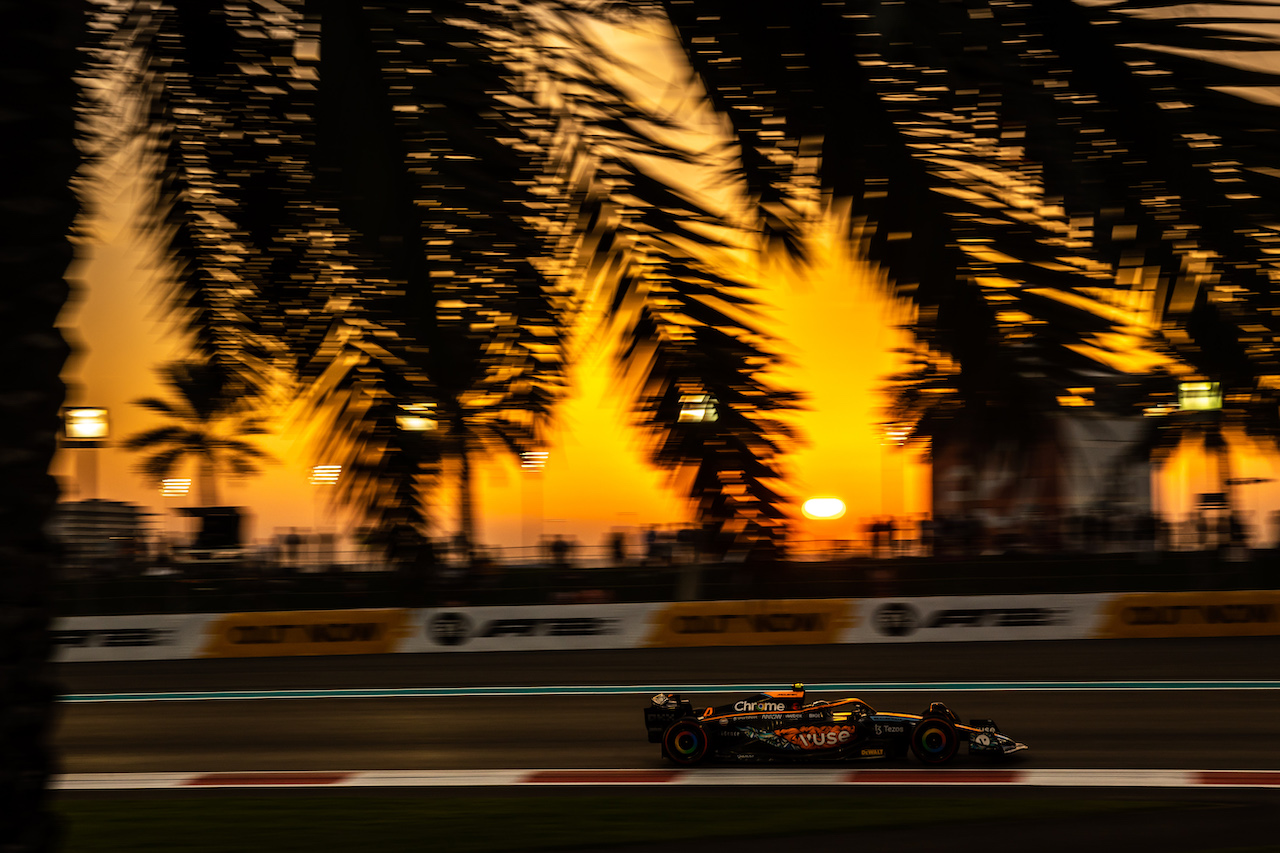 GP ABU DHABI, Lando Norris (GBR) McLaren MCL36.
18.11.2022. Formula 1 World Championship, Rd 22, Abu Dhabi Grand Prix, Yas Marina Circuit, Abu Dhabi, Practice Day.
- www.xpbimages.com, EMail: requests@xpbimages.com © Copyright: Bearne / XPB Images