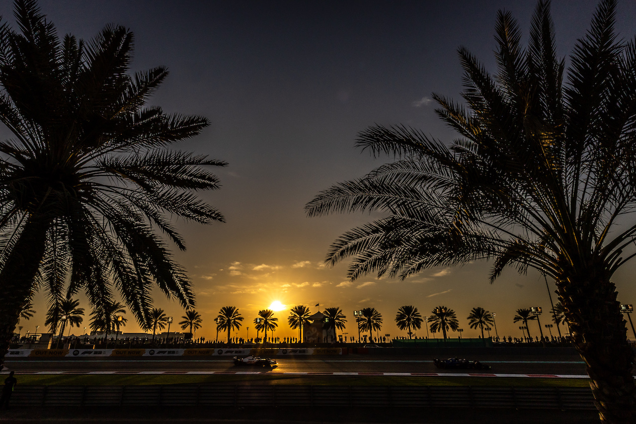 GP ABU DHABI, Mick Schumacher (GER) Haas VF-22.
18.11.2022. Formula 1 World Championship, Rd 22, Abu Dhabi Grand Prix, Yas Marina Circuit, Abu Dhabi, Practice Day.
- www.xpbimages.com, EMail: requests@xpbimages.com © Copyright: Bearne / XPB Images