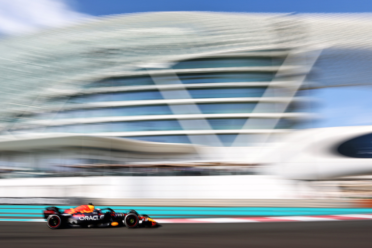 GP ABU DHABI, Liam Lawson (NZL) Red Bull Racing RB18 Test Driver.
18.11.2022. Formula 1 World Championship, Rd 22, Abu Dhabi Grand Prix, Yas Marina Circuit, Abu Dhabi, Practice Day.
- www.xpbimages.com, EMail: requests@xpbimages.com © Copyright: Moy / XPB Images