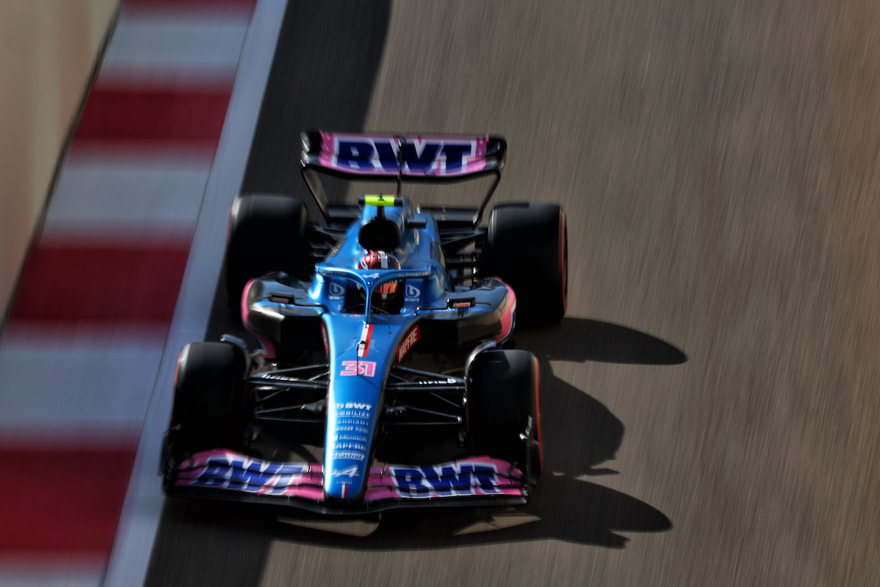 GP ABU DHABI, Esteban Ocon (FRA) Alpine F1 Team A522.
18.11.2022. Formula 1 World Championship, Rd 22, Abu Dhabi Grand Prix, Yas Marina Circuit, Abu Dhabi, Practice Day.
- www.xpbimages.com, EMail: requests@xpbimages.com © Copyright: Moy / XPB Images