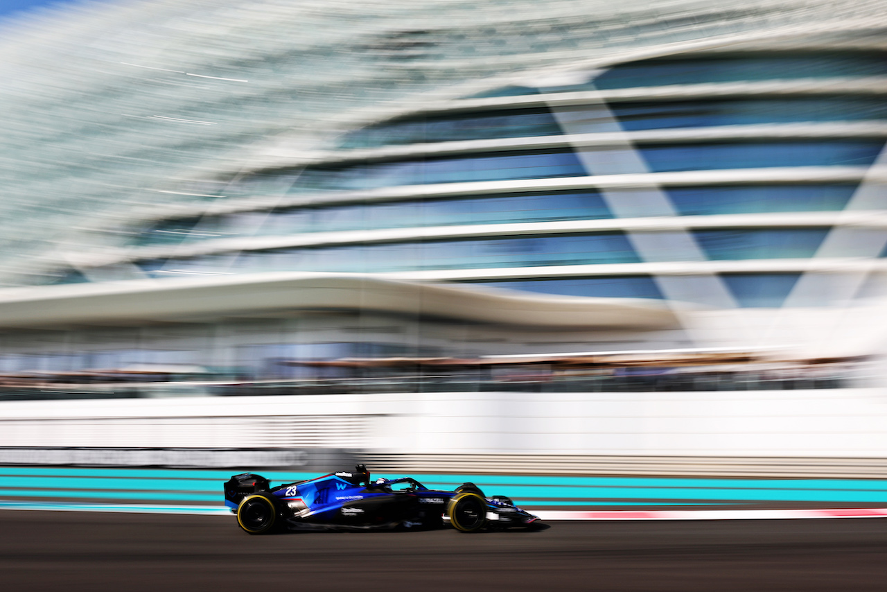 GP ABU DHABI, Alexander Albon (THA) Williams Racing FW44.
18.11.2022. Formula 1 World Championship, Rd 22, Abu Dhabi Grand Prix, Yas Marina Circuit, Abu Dhabi, Practice Day.
- www.xpbimages.com, EMail: requests@xpbimages.com © Copyright: Moy / XPB Images