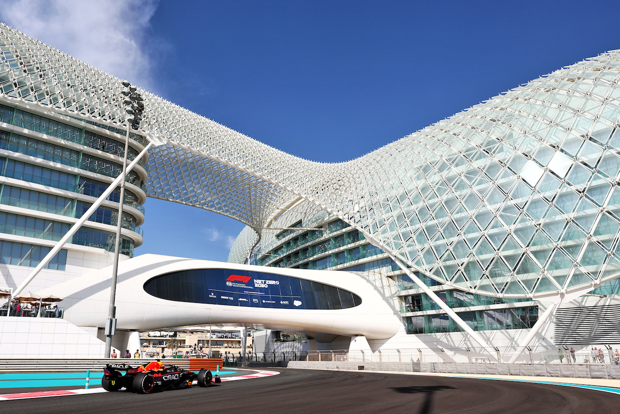 GP ABU DHABI, Liam Lawson (NZL) Red Bull Racing RB18 Test Driver.
18.11.2022. Formula 1 World Championship, Rd 22, Abu Dhabi Grand Prix, Yas Marina Circuit, Abu Dhabi, Practice Day.
- www.xpbimages.com, EMail: requests@xpbimages.com © Copyright: Moy / XPB Images