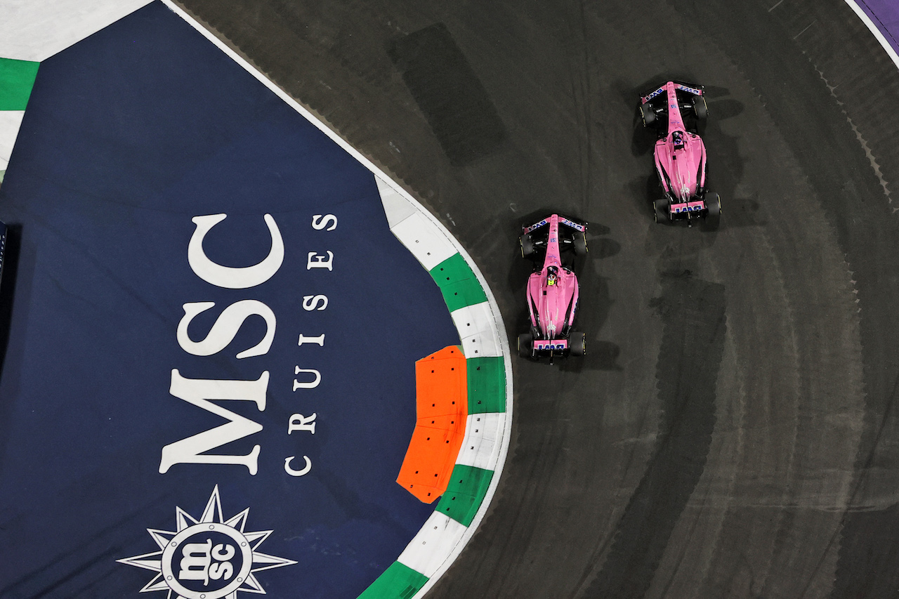 GP ARABIA SAUDITA, Fernando Alonso (ESP) Alpine F1 Team A522 e Esteban Ocon (FRA) Alpine F1 Team A522 battle for position.
27.03.2022. Formula 1 World Championship, Rd 2, Saudi Arabian Grand Prix, Jeddah, Saudi Arabia, Gara Day.
- www.xpbimages.com, EMail: requests@xpbimages.com © Copyright: Moy / XPB Images