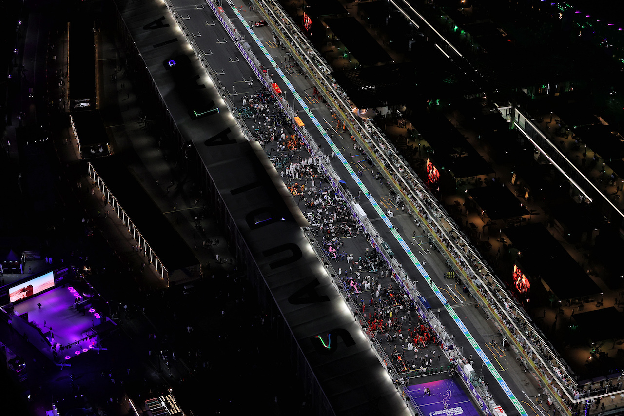 GP ARABIA SAUDITA, The grid before the partenza of the race.
27.03.2022. Formula 1 World Championship, Rd 2, Saudi Arabian Grand Prix, Jeddah, Saudi Arabia, Gara Day.
- www.xpbimages.com, EMail: requests@xpbimages.com © Copyright: Moy / XPB Images