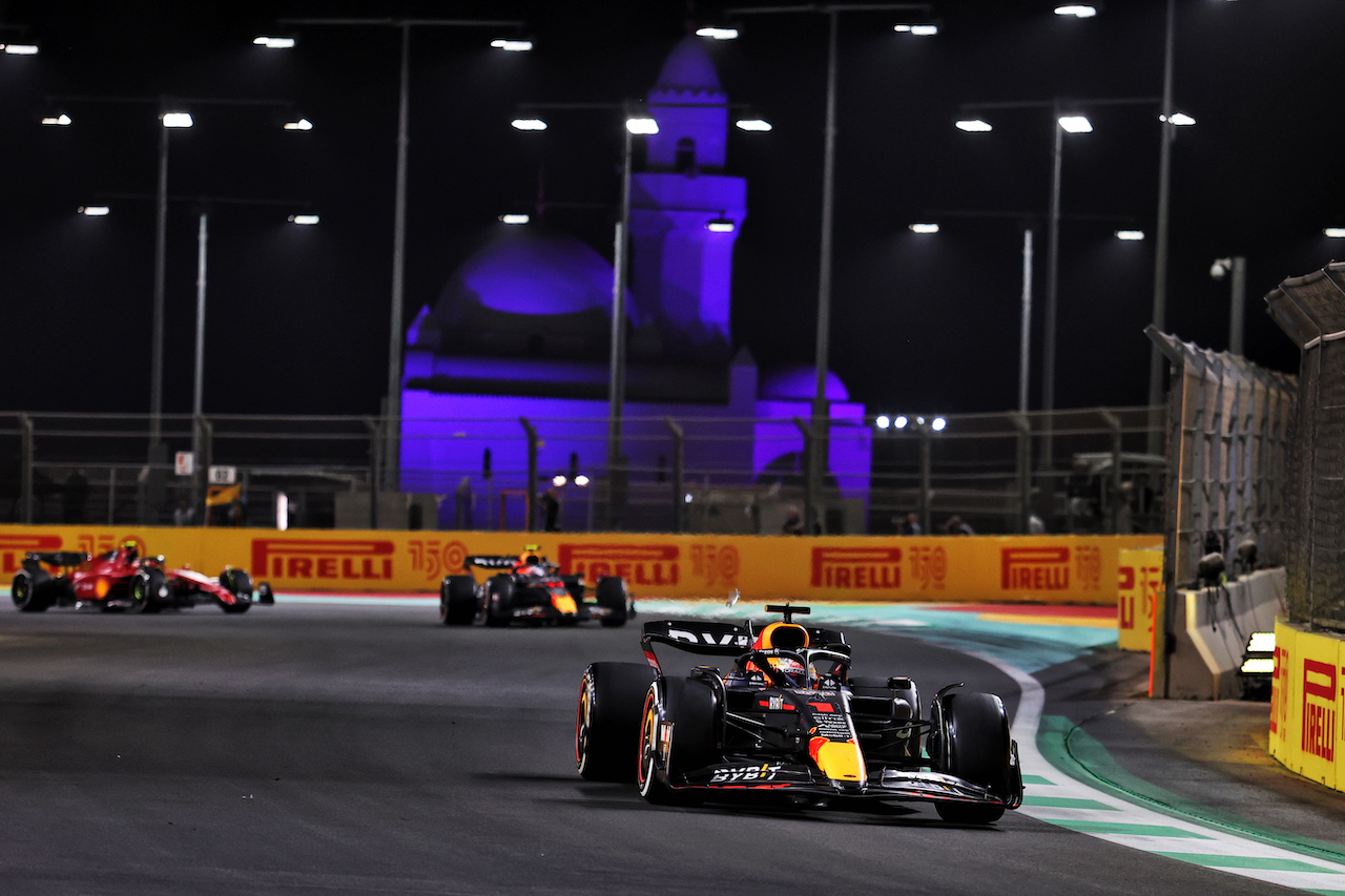 GP ARABIA SAUDITA, Max Verstappen (NLD) Red Bull Racing RB18.
27.03.2022. Formula 1 World Championship, Rd 2, Saudi Arabian Grand Prix, Jeddah, Saudi Arabia, Gara Day.
- www.xpbimages.com, EMail: requests@xpbimages.com © Copyright: Charniaux / XPB Images