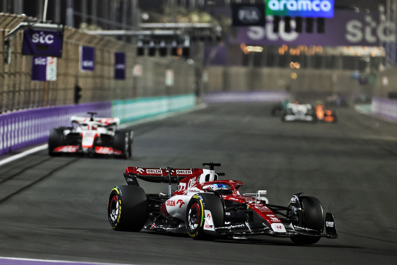 GP ARABIA SAUDITA, Valtteri Bottas (FIN) Alfa Romeo F1 Team C42.
27.03.2022. Formula 1 World Championship, Rd 2, Saudi Arabian Grand Prix, Jeddah, Saudi Arabia, Gara Day.
- www.xpbimages.com, EMail: requests@xpbimages.com © Copyright: Charniaux / XPB Images