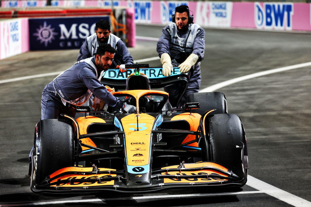 GP ARABIA SAUDITA, Daniel Ricciardo (AUS) McLaren MCL36 retired from the race.
27.03.2022. Formula 1 World Championship, Rd 2, Saudi Arabian Grand Prix, Jeddah, Saudi Arabia, Gara Day.
- www.xpbimages.com, EMail: requests@xpbimages.com © Copyright: Batchelor / XPB Images