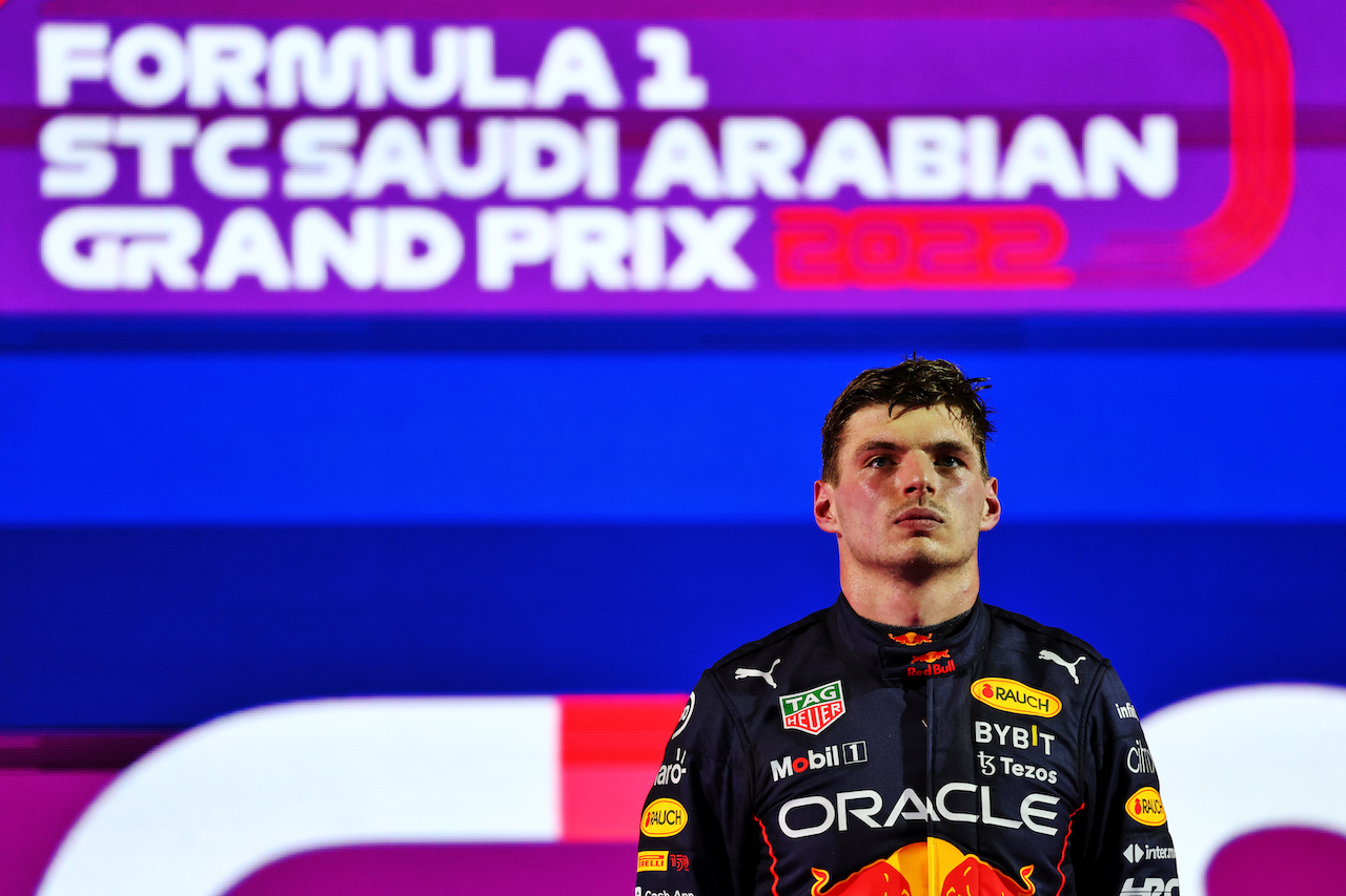 GP ARABIA SAUDITA, Gara winner Max Verstappen (NLD) Red Bull Racing celebrates on the podium.
27.03.2022. Formula 1 World Championship, Rd 2, Saudi Arabian Grand Prix, Jeddah, Saudi Arabia, Gara Day.
- www.xpbimages.com, EMail: requests@xpbimages.com © Copyright: Batchelor / XPB Images
