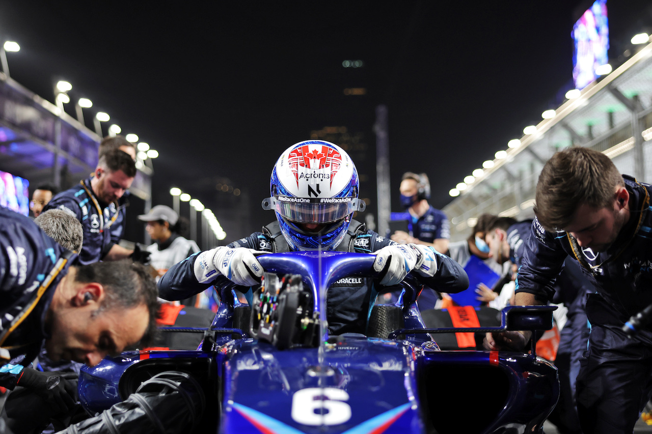 GP ARABIA SAUDITA, Nicholas Latifi (CDN) Williams Racing FW44 on the grid.
27.03.2022. Formula 1 World Championship, Rd 2, Saudi Arabian Grand Prix, Jeddah, Saudi Arabia, Gara Day.
- www.xpbimages.com, EMail: requests@xpbimages.com © Copyright: Bearne / XPB Images