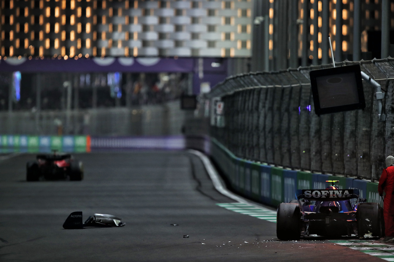 GP ARABIA SAUDITA, Nicholas Latifi (CDN) Williams Racing FW44 crashed out of the race.
27.03.2022. Formula 1 World Championship, Rd 2, Saudi Arabian Grand Prix, Jeddah, Saudi Arabia, Gara Day.
 - www.xpbimages.com, EMail: requests@xpbimages.com © Copyright: Coates / XPB Images