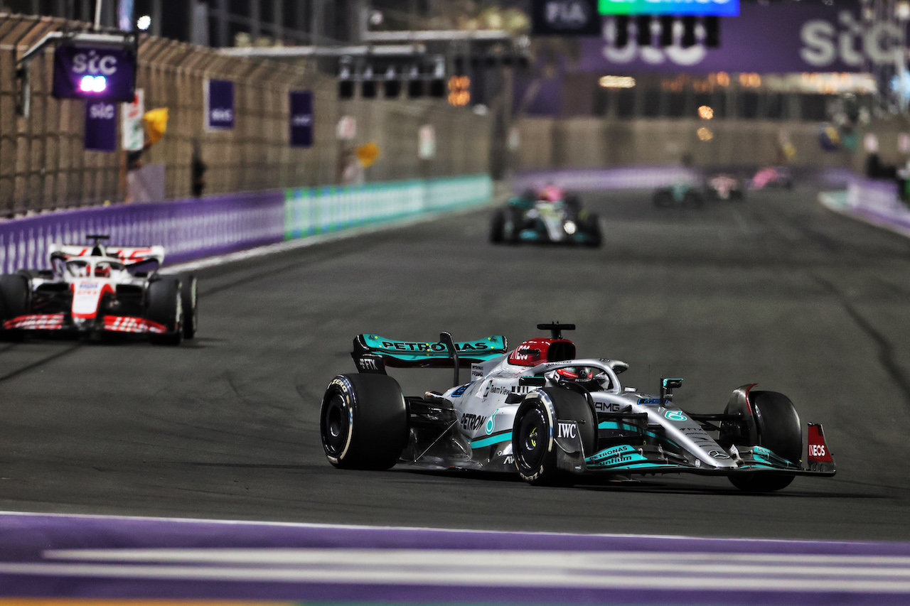 GP ARABIA SAUDITA, George Russell (GBR) Mercedes AMG F1 W13.
27.03.2022. Formula 1 World Championship, Rd 2, Saudi Arabian Grand Prix, Jeddah, Saudi Arabia, Gara Day.
- www.xpbimages.com, EMail: requests@xpbimages.com © Copyright: Charniaux / XPB Images