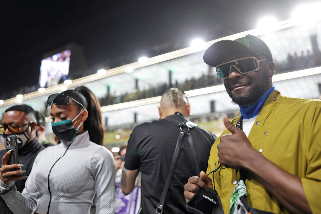 GP ARABIA SAUDITA, will.i.am (USA) Black Eyed Peas on the grid.
27.03.2022. Formula 1 World Championship, Rd 2, Saudi Arabian Grand Prix, Jeddah, Saudi Arabia, Gara Day.
- www.xpbimages.com, EMail: requests@xpbimages.com © Copyright: Bearne / XPB Images