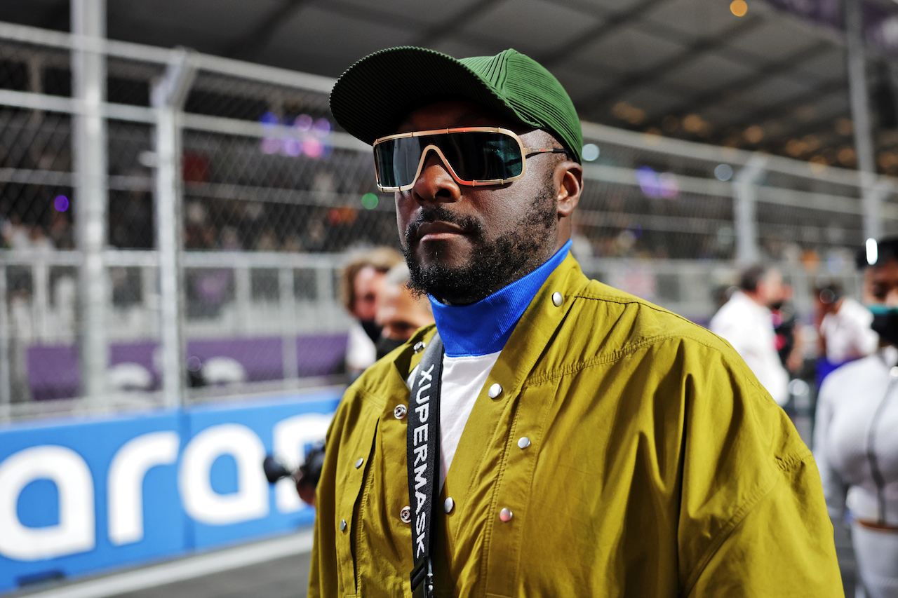 GP ARABIA SAUDITA, will.i.am (USA) Black Eyed Peas on the grid.
27.03.2022. Formula 1 World Championship, Rd 2, Saudi Arabian Grand Prix, Jeddah, Saudi Arabia, Gara Day.
- www.xpbimages.com, EMail: requests@xpbimages.com © Copyright: Bearne / XPB Images