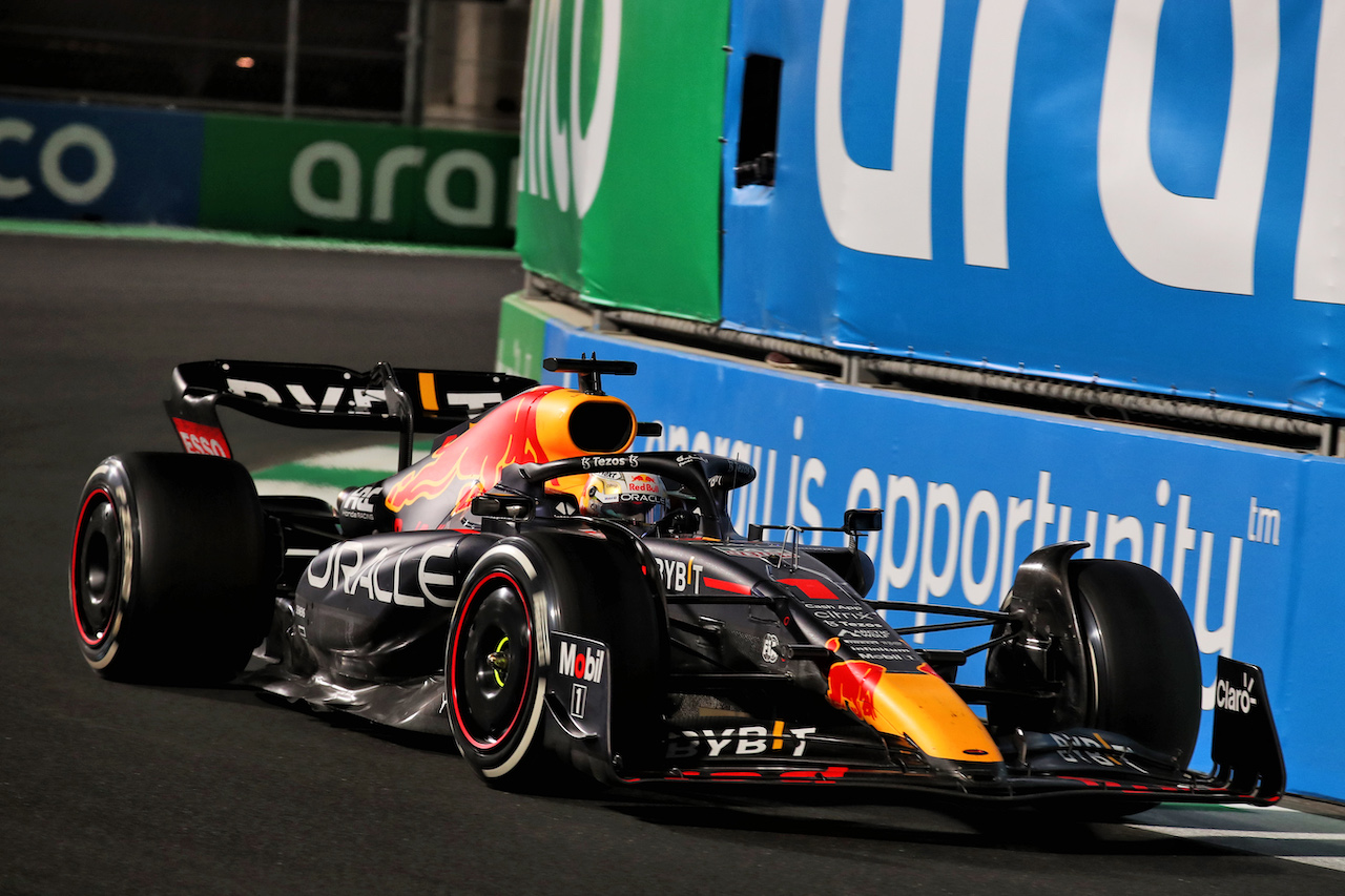 GP ARABIA SAUDITA, Max Verstappen (NLD) Red Bull Racing RB18.
27.03.2022. Formula 1 World Championship, Rd 2, Saudi Arabian Grand Prix, Jeddah, Saudi Arabia, Gara Day.
 - www.xpbimages.com, EMail: requests@xpbimages.com © Copyright: Coates / XPB Images