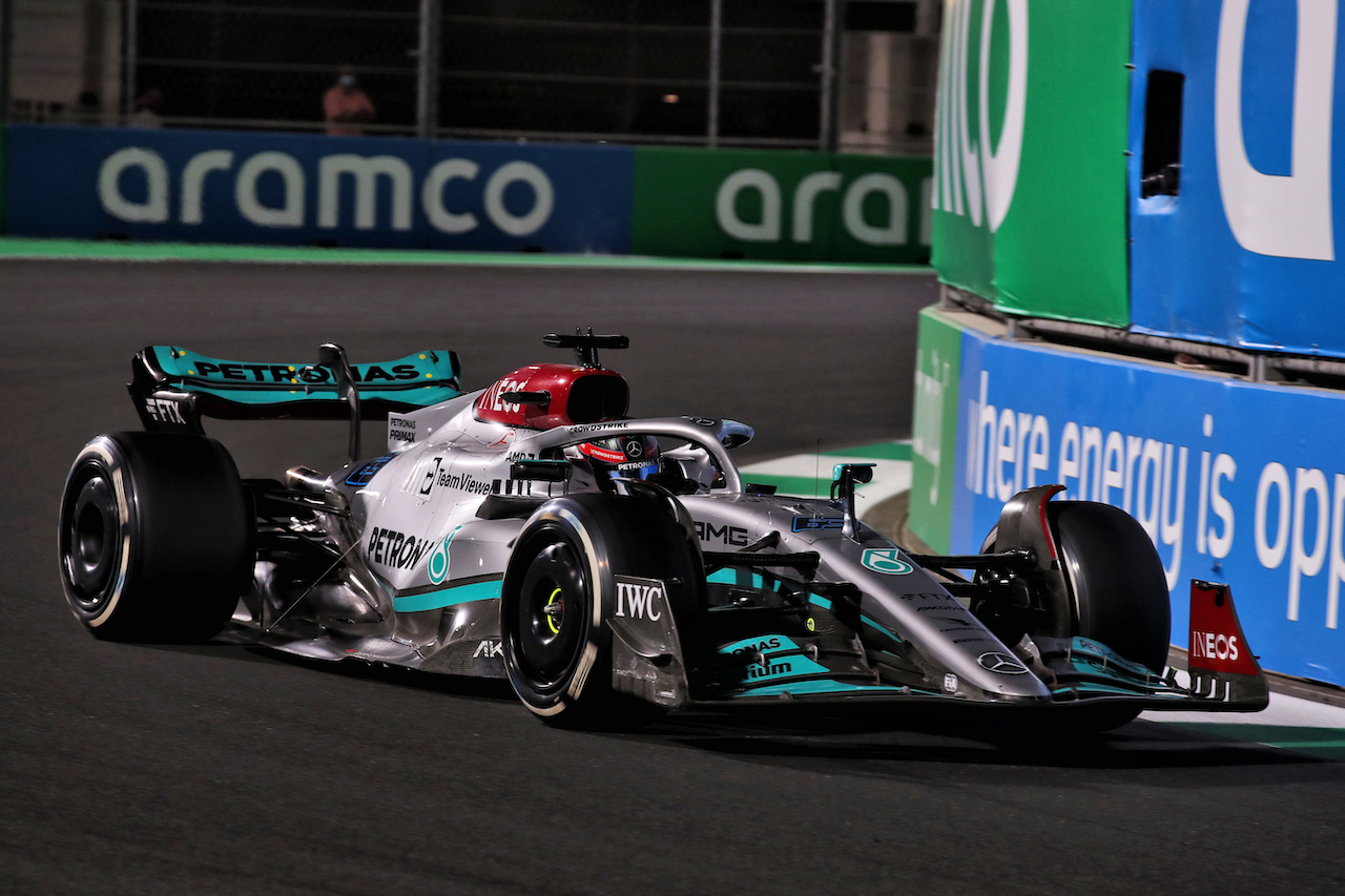 GP ARABIA SAUDITA, George Russell (GBR) Mercedes AMG F1 W13.
27.03.2022. Formula 1 World Championship, Rd 2, Saudi Arabian Grand Prix, Jeddah, Saudi Arabia, Gara Day.
 - www.xpbimages.com, EMail: requests@xpbimages.com © Copyright: Coates / XPB Images