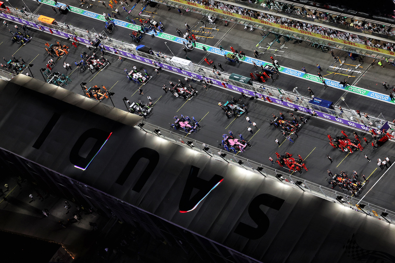 GP ARABIA SAUDITA, The grid before the partenza of the race.
27.03.2022. Formula 1 World Championship, Rd 2, Saudi Arabian Grand Prix, Jeddah, Saudi Arabia, Gara Day.
- www.xpbimages.com, EMail: requests@xpbimages.com © Copyright: Moy / XPB Images