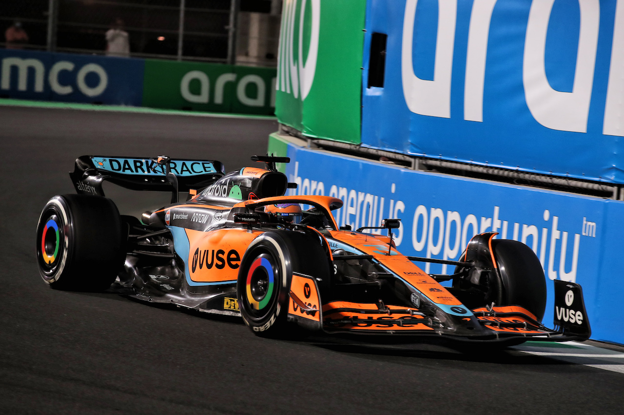 GP ARABIA SAUDITA, Daniel Ricciardo (AUS) McLaren MCL36.
27.03.2022. Formula 1 World Championship, Rd 2, Saudi Arabian Grand Prix, Jeddah, Saudi Arabia, Gara Day.
 - www.xpbimages.com, EMail: requests@xpbimages.com © Copyright: Coates / XPB Images