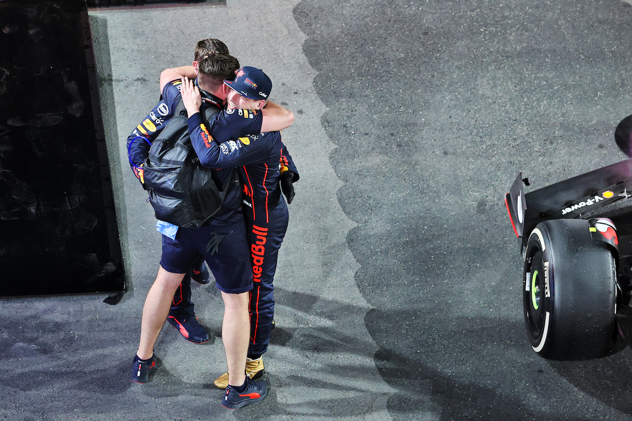 GP ARABIA SAUDITA, Gara winner Max Verstappen (NLD) Red Bull Racing celebrates in parc ferme.
27.03.2022. Formula 1 World Championship, Rd 2, Saudi Arabian Grand Prix, Jeddah, Saudi Arabia, Gara Day.
- www.xpbimages.com, EMail: requests@xpbimages.com © Copyright: Moy / XPB Images