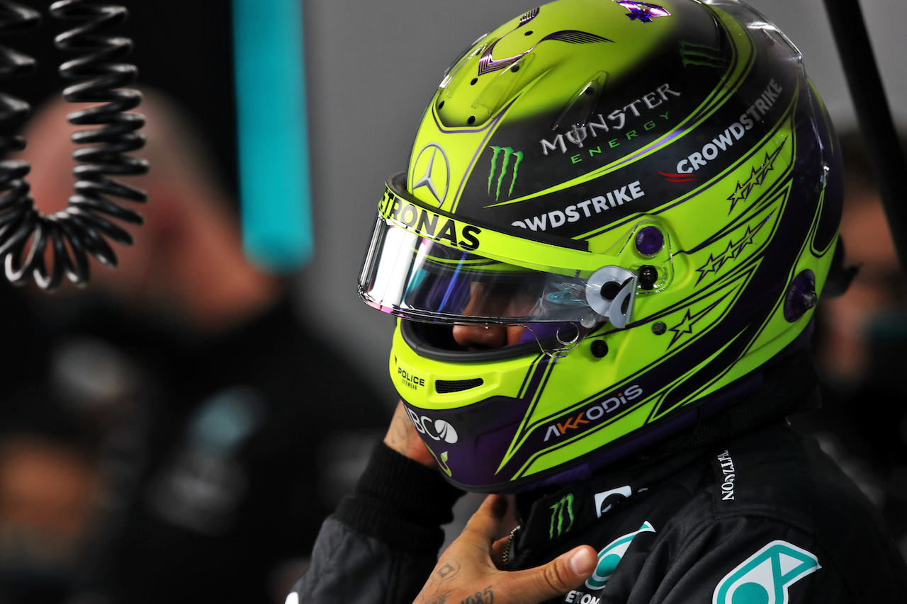 GP ARABIA SAUDITA, Lewis Hamilton (GBR) Mercedes AMG F1.
27.03.2022. Formula 1 World Championship, Rd 2, Saudi Arabian Grand Prix, Jeddah, Saudi Arabia, Gara Day.
 - www.xpbimages.com, EMail: requests@xpbimages.com © Copyright: Coates / XPB Images