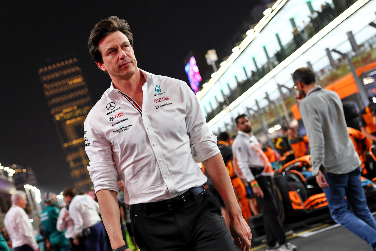 GP ARABIA SAUDITA, Toto Wolff (GER) Mercedes AMG F1 Shareholder e Executive Director on the grid.
27.03.2022. Formula 1 World Championship, Rd 2, Saudi Arabian Grand Prix, Jeddah, Saudi Arabia, Gara Day.
- www.xpbimages.com, EMail: requests@xpbimages.com © Copyright: Batchelor / XPB Images