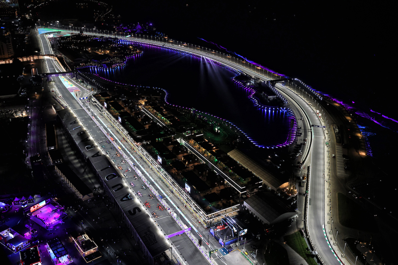 GP ARABIA SAUDITA, The grid before the partenza of the race.
27.03.2022. Formula 1 World Championship, Rd 2, Saudi Arabian Grand Prix, Jeddah, Saudi Arabia, Gara Day.
- www.xpbimages.com, EMail: requests@xpbimages.com © Copyright: Moy / XPB Images