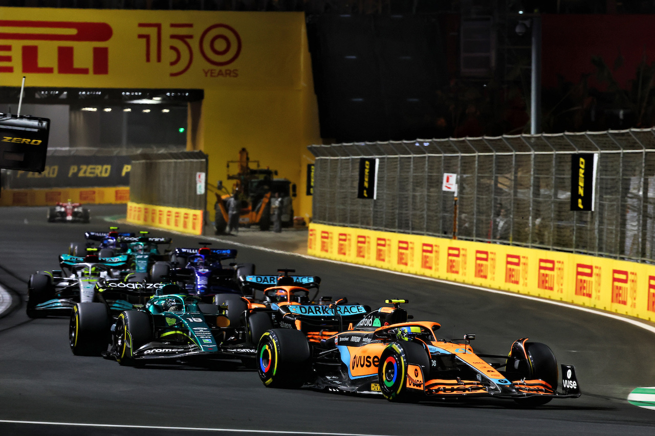 GP ARABIA SAUDITA, Lando Norris (GBR) McLaren MCL36 at the partenza of the race.
27.03.2022. Formula 1 World Championship, Rd 2, Saudi Arabian Grand Prix, Jeddah, Saudi Arabia, Gara Day.
- www.xpbimages.com, EMail: requests@xpbimages.com © Copyright: Batchelor / XPB Images