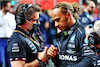 GP ARABIA SAUDITA, (L to R): Peter Bonnington (GBR) Mercedes AMG F1 Gara Engineer with Lewis Hamilton (GBR) Mercedes AMG F1 on the grid.
27.03.2022. Formula 1 World Championship, Rd 2, Saudi Arabian Grand Prix, Jeddah, Saudi Arabia, Gara Day.
- www.xpbimages.com, EMail: requests@xpbimages.com © Copyright: Batchelor / XPB Images