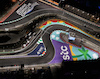 GP ARABIA SAUDITA, Sergio Perez (MEX) Red Bull Racing RB18 davanti a Charles Leclerc (MON) Ferrari F1-75.
27.03.2022. Formula 1 World Championship, Rd 2, Saudi Arabian Grand Prix, Jeddah, Saudi Arabia, Gara Day.
- www.xpbimages.com, EMail: requests@xpbimages.com © Copyright: Moy / XPB Images