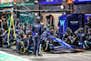 GP ARABIA SAUDITA, Alexander Albon (THA) Williams Racing FW44 makes a pit stop.
27.03.2022. Formula 1 World Championship, Rd 2, Saudi Arabian Grand Prix, Jeddah, Saudi Arabia, Gara Day.
- www.xpbimages.com, EMail: requests@xpbimages.com © Copyright: Batchelor / XPB Images