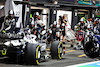 GP ARABIA SAUDITA, Pierre Gasly (FRA) AlphaTauri AT03 makes a pit stop.
27.03.2022. Formula 1 World Championship, Rd 2, Saudi Arabian Grand Prix, Jeddah, Saudi Arabia, Gara Day.
- www.xpbimages.com, EMail: requests@xpbimages.com © Copyright: Batchelor / XPB Images