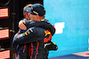 GP ARABIA SAUDITA, Gara winner Max Verstappen (NLD) Red Bull Racing celebrates with the team in parc ferme.
27.03.2022. Formula 1 World Championship, Rd 2, Saudi Arabian Grand Prix, Jeddah, Saudi Arabia, Gara Day.
- www.xpbimages.com, EMail: requests@xpbimages.com © Copyright: Batchelor / XPB Images