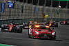 GP ARABIA SAUDITA, Charles Leclerc (MON) Ferrari F1-75 davanti a behind the Mercedes FIA Safety Car.
27.03.2022. Formula 1 World Championship, Rd 2, Saudi Arabian Grand Prix, Jeddah, Saudi Arabia, Gara Day.
 - www.xpbimages.com, EMail: requests@xpbimages.com © Copyright: Coates / XPB Images