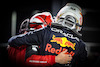 GP ARABIA SAUDITA, Max Verstappen (NLD), Red Bull Racing e Charles Leclerc (FRA), Ferrari 
27.03.2022. Formula 1 World Championship, Rd 2, Saudi Arabian Grand Prix, Jeddah, Saudi Arabia, Gara Day.
- www.xpbimages.com, EMail: requests@xpbimages.com ¬© Copyright: Charniaux / XPB Images