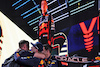GP ARABIA SAUDITA, Gara winner Max Verstappen (NLD) Red Bull Racing celebrates in parc ferme.
27.03.2022. Formula 1 World Championship, Rd 2, Saudi Arabian Grand Prix, Jeddah, Saudi Arabia, Gara Day.
- www.xpbimages.com, EMail: requests@xpbimages.com © Copyright: Bearne / XPB Images