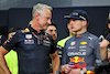 GP ARABIA SAUDITA, (L to R): Jonathan Wheatley (GBR) Red Bull Racing Team Manager with Max Verstappen (NLD) Red Bull Racing.
27.03.2022. Formula 1 World Championship, Rd 2, Saudi Arabian Grand Prix, Jeddah, Saudi Arabia, Gara Day.
 - www.xpbimages.com, EMail: requests@xpbimages.com © Copyright: Coates / XPB Images