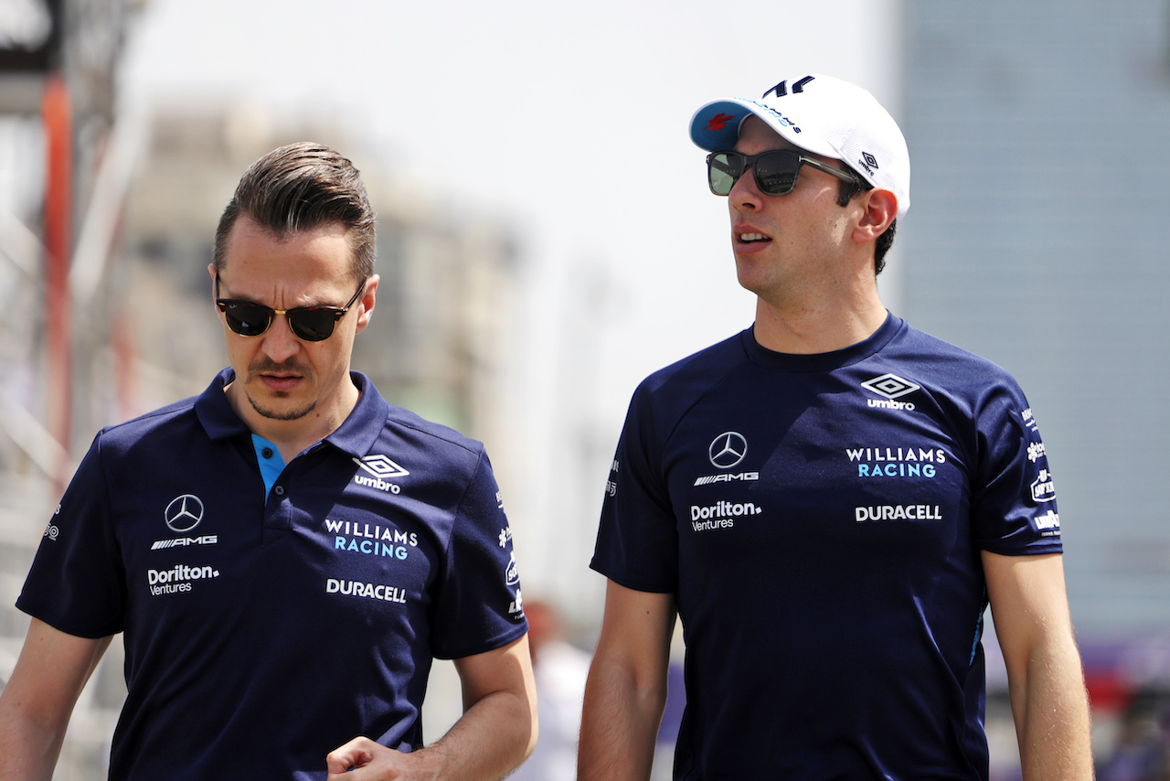 GP ARABIA SAUDITA, Nicholas Latifi (CDN) Williams Racing walks the circuit with Gaetan Jego, Williams Racing Gara Engineer.
24.03.2022. Formula 1 World Championship, Rd 2, Saudi Arabian Grand Prix, Jeddah, Saudi Arabia, Preparation Day.
- www.xpbimages.com, EMail: requests@xpbimages.com © Copyright: Bearne / XPB Images