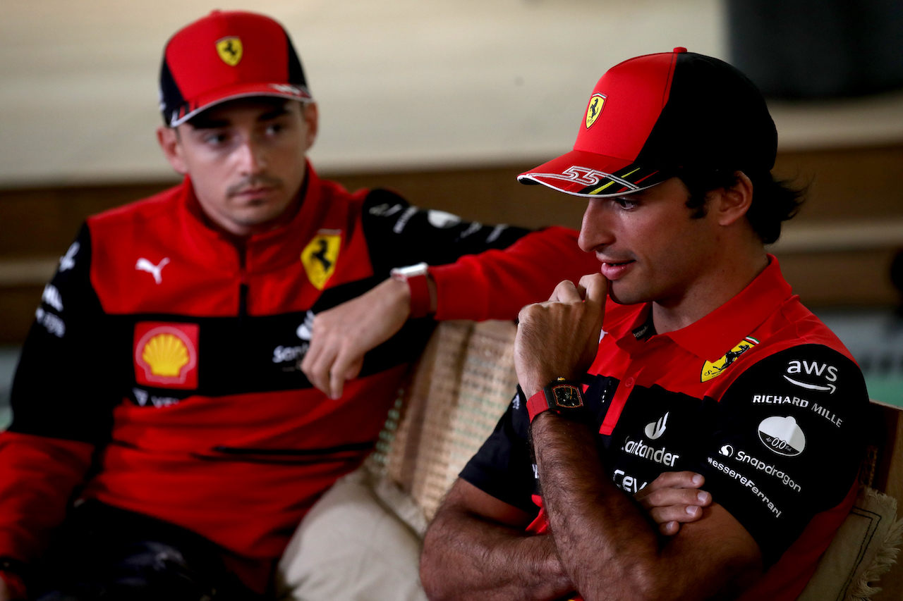 GP ARABIA SAUDITA, (L to R): Charles Leclerc (MON) Ferrari with team mate Carlos Sainz Jr (ESP) Ferrari.
24.03.2022. Formula 1 World Championship, Rd 2, Saudi Arabian Grand Prix, Jeddah, Saudi Arabia, Preparation Day.
 - www.xpbimages.com, EMail: requests@xpbimages.com © Copyright: Coates / XPB Images