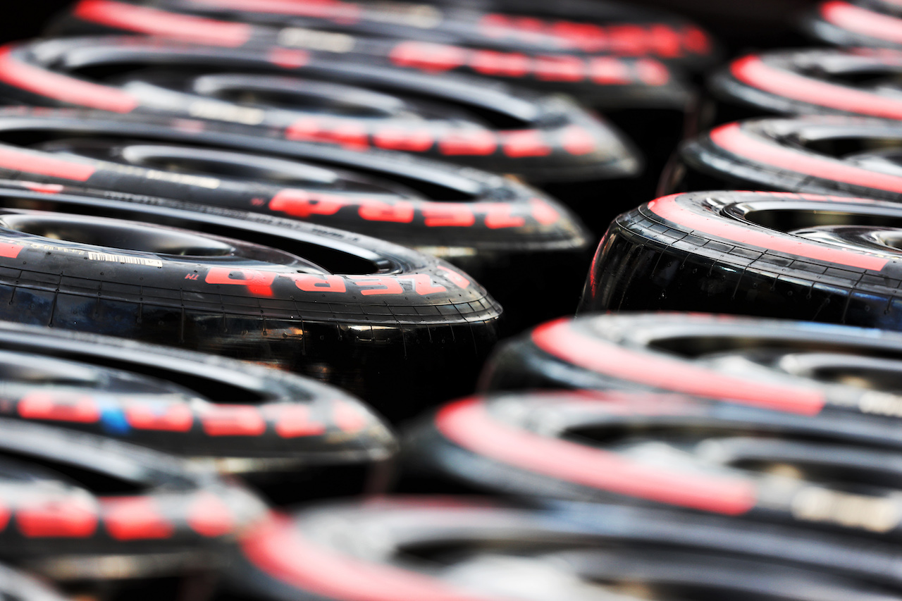 GP ARABIA SAUDITA, Pirelli tyres.
24.03.2022. Formula 1 World Championship, Rd 2, Saudi Arabian Grand Prix, Jeddah, Saudi Arabia, Preparation Day.
- www.xpbimages.com, EMail: requests@xpbimages.com © Copyright: Moy / XPB Images