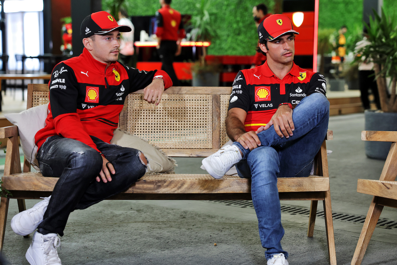 GP ARABIA SAUDITA, (L to R): Charles Leclerc (MON) Ferrari with team mate Carlos Sainz Jr (ESP) Ferrari.
24.03.2022. Formula 1 World Championship, Rd 2, Saudi Arabian Grand Prix, Jeddah, Saudi Arabia, Preparation Day.
- www.xpbimages.com, EMail: requests@xpbimages.com © Copyright: Bearne / XPB Images