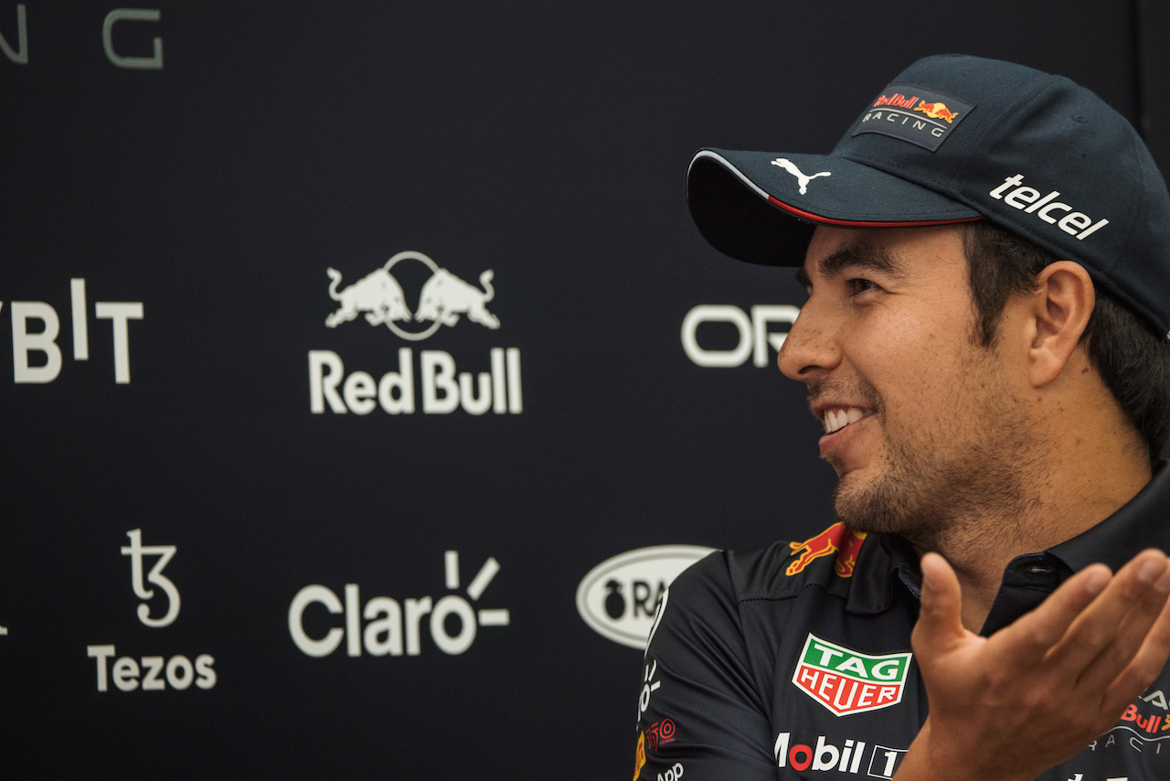 GP ARABIA SAUDITA, Sergio Perez (MEX) Red Bull Racing.
24.03.2022. Formula 1 World Championship, Rd 2, Saudi Arabian Grand Prix, Jeddah, Saudi Arabia, Preparation Day.
- www.xpbimages.com, EMail: requests@xpbimages.com © Copyright: Batchelor / XPB Images