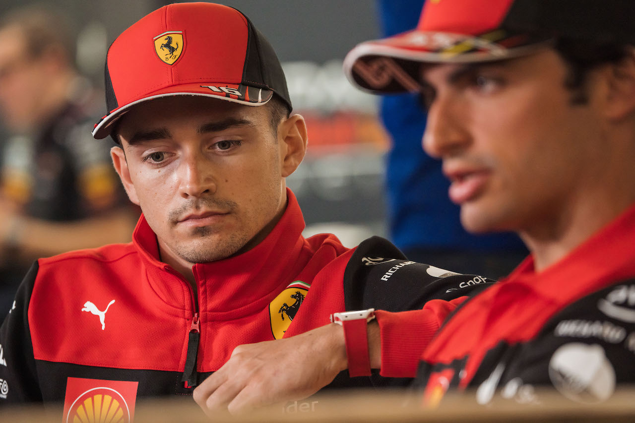 GP ARABIA SAUDITA, Charles Leclerc (MON) Ferrari with team mate Carlos Sainz Jr (ESP) Ferrari.
24.03.2022. Formula 1 World Championship, Rd 2, Saudi Arabian Grand Prix, Jeddah, Saudi Arabia, Preparation Day.
- www.xpbimages.com, EMail: requests@xpbimages.com © Copyright: Batchelor / XPB Images
