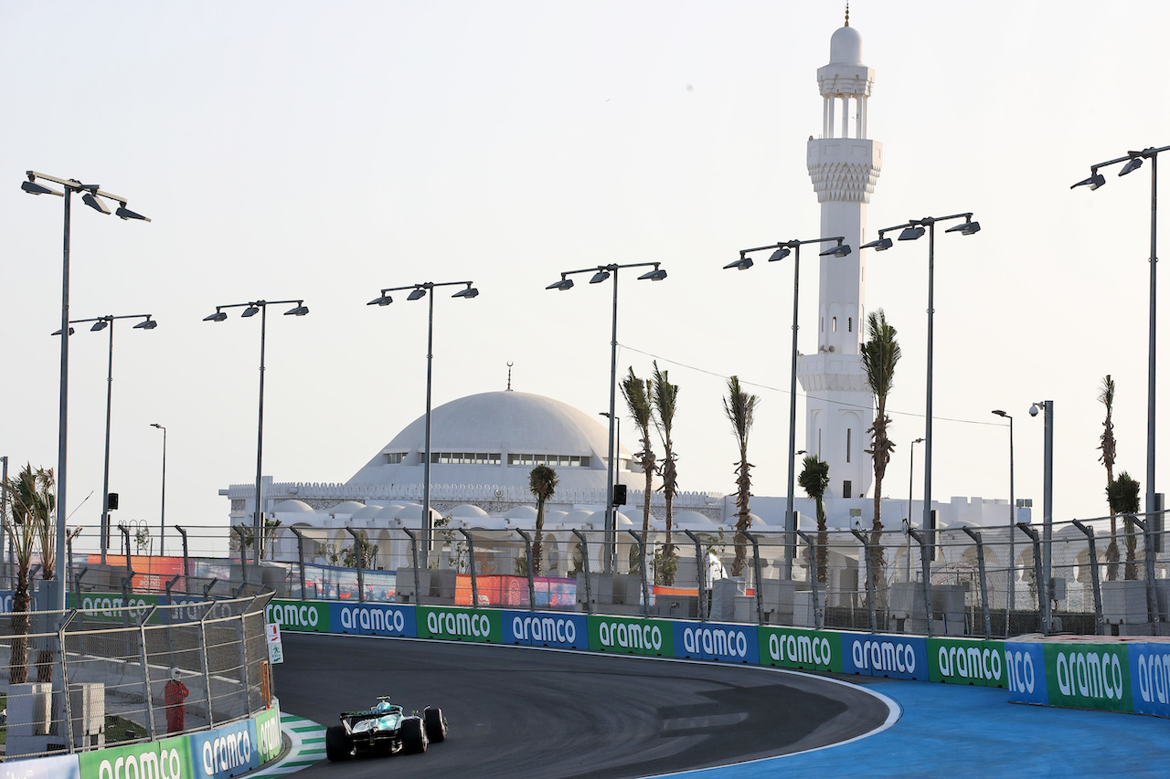 GP ARABIA SAUDITA, Nico Hulkenberg (GER) Aston Martin F1 Team Reserve Driver AMR22.
26.03.2022. Formula 1 World Championship, Rd 2, Saudi Arabian Grand Prix, Jeddah, Saudi Arabia, Qualifiche Day.
 - www.xpbimages.com, EMail: requests@xpbimages.com © Copyright: Coates / XPB Images