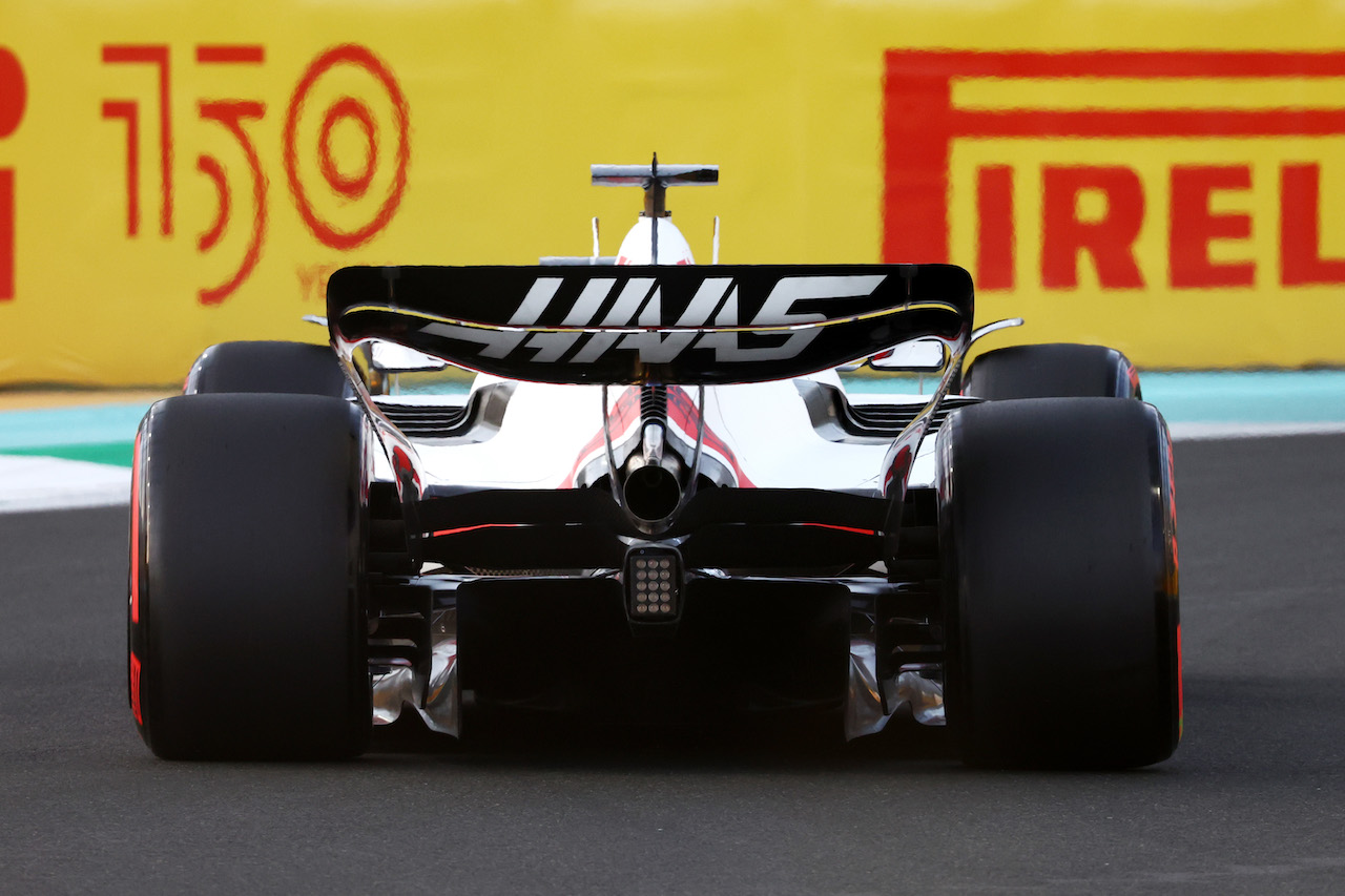GP ARABIA SAUDITA, Kevin Magnussen (DEN) Haas VF-22 rear wing.
26.03.2022. Formula 1 World Championship, Rd 2, Saudi Arabian Grand Prix, Jeddah, Saudi Arabia, Qualifiche Day.
- www.xpbimages.com, EMail: requests@xpbimages.com © Copyright: Batchelor / XPB Images