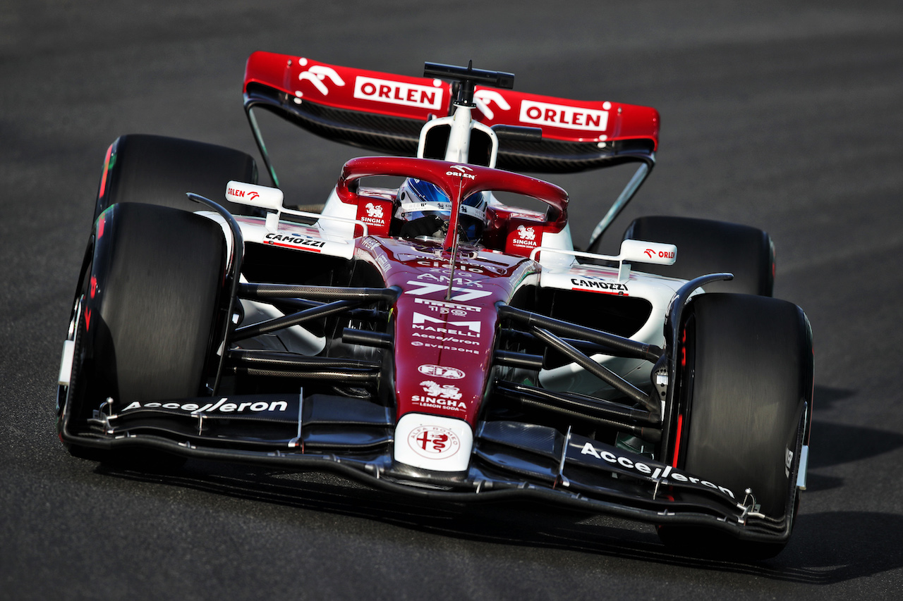 GP ARABIA SAUDITA, Valtteri Bottas (FIN) Alfa Romeo F1 Team C42.
26.03.2022. Formula 1 World Championship, Rd 2, Saudi Arabian Grand Prix, Jeddah, Saudi Arabia, Qualifiche Day.
 - www.xpbimages.com, EMail: requests@xpbimages.com © Copyright: Coates / XPB Images