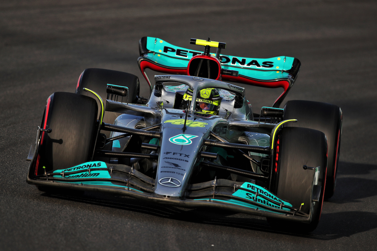 GP ARABIA SAUDITA, Lewis Hamilton (GBR) Mercedes AMG F1 W13.
26.03.2022. Formula 1 World Championship, Rd 2, Saudi Arabian Grand Prix, Jeddah, Saudi Arabia, Qualifiche Day.
 - www.xpbimages.com, EMail: requests@xpbimages.com © Copyright: Coates / XPB Images