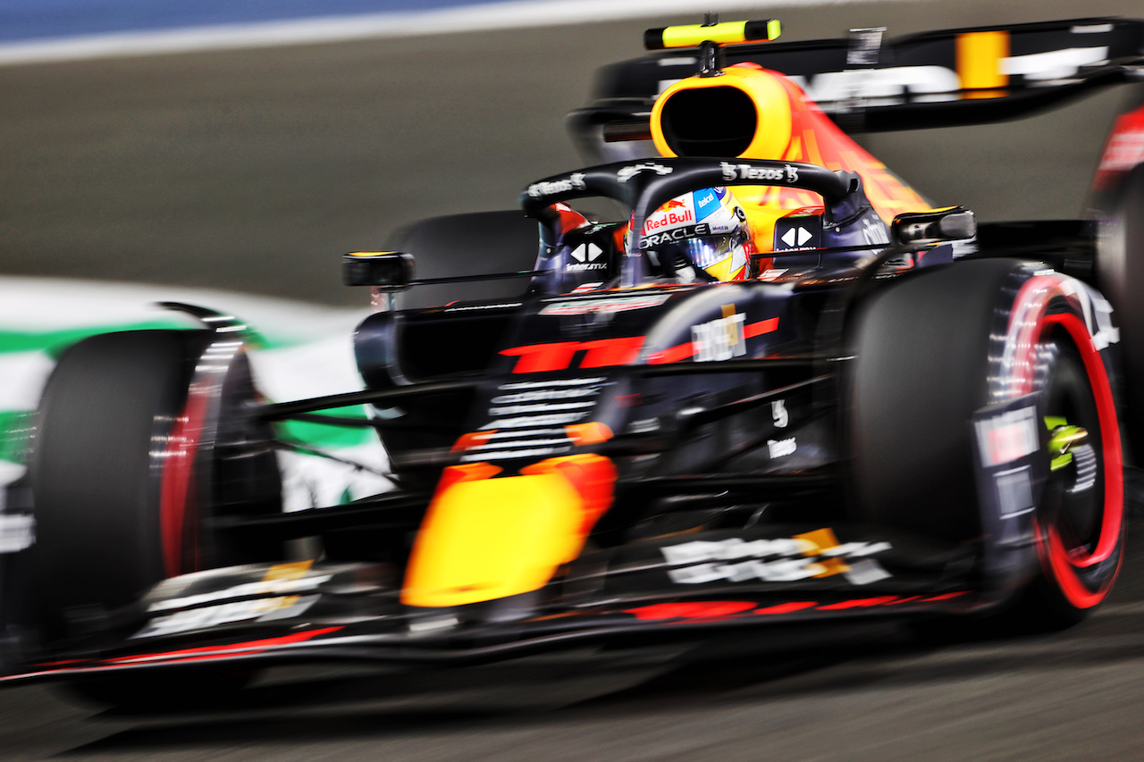 GP ARABIA SAUDITA, Sergio Perez (MEX) Red Bull Racing RB18.
26.03.2022. Formula 1 World Championship, Rd 2, Saudi Arabian Grand Prix, Jeddah, Saudi Arabia, Qualifiche Day.
- www.xpbimages.com, EMail: requests@xpbimages.com © Copyright: Charniaux / XPB Images